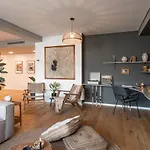 Efe - 3 Bedrooms In Lapa